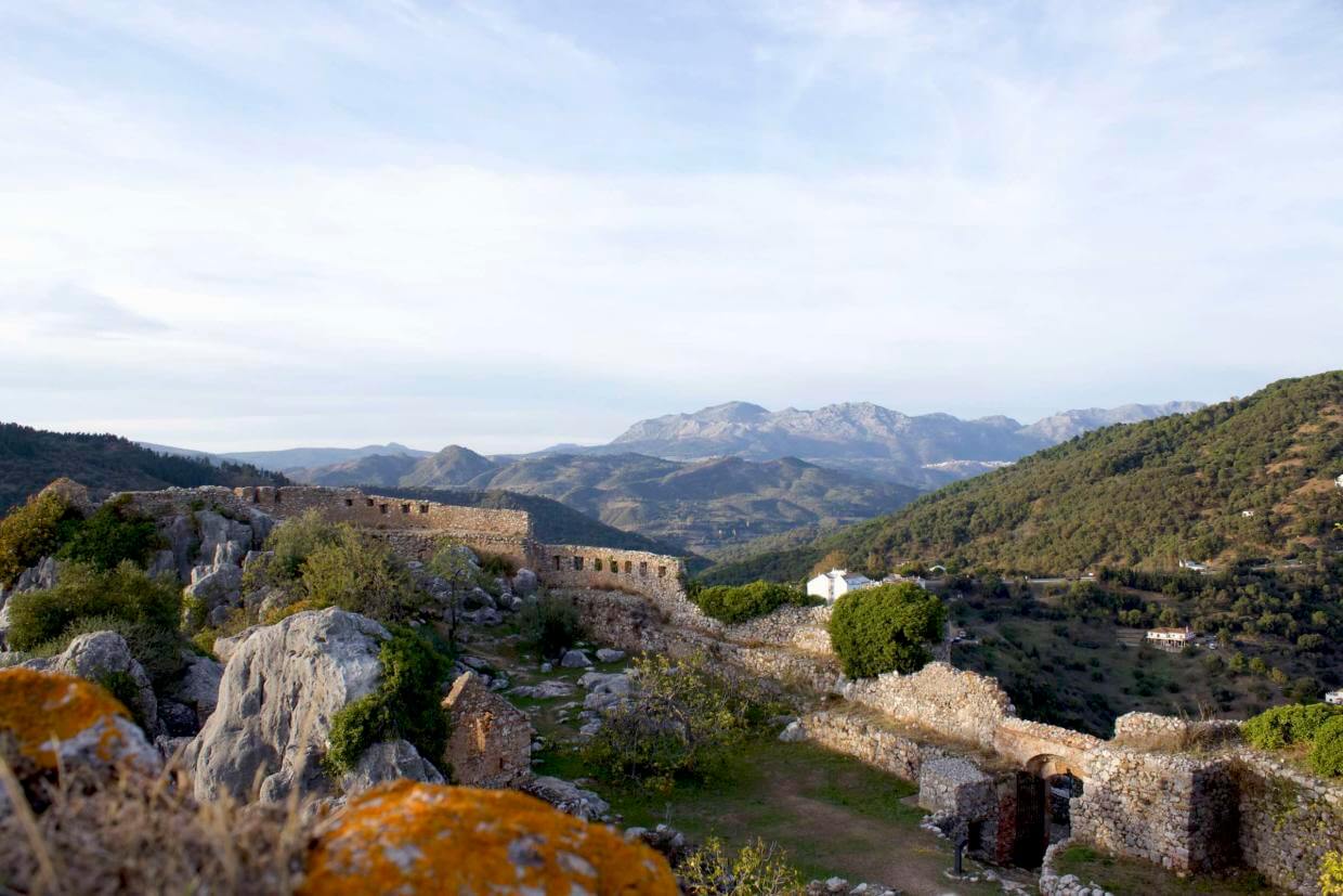 Gaucin weite Berglandschaft Blick von der alten Burg aus
